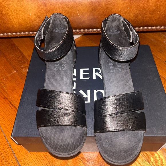Womens Black Strappy Sandals slight wedge size 6 by Natulizer in box - Picture 1 of 10